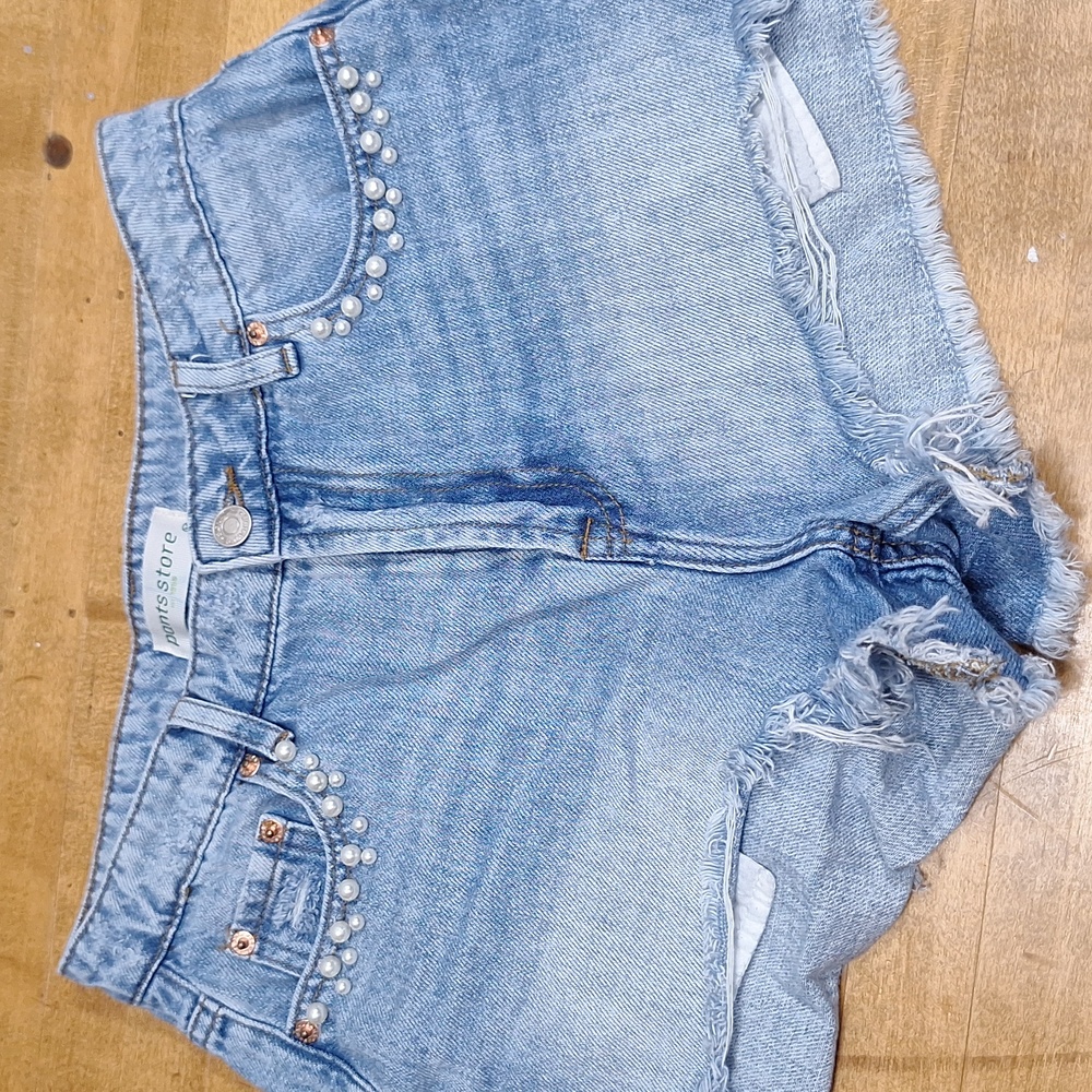 Pants Store Pearl Studded Blue Denim Distressed Cutoff Shorts‎ Sz 28 Inseam 2"